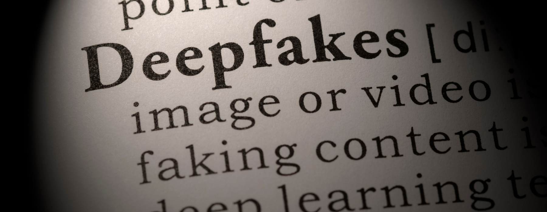 Ilustração sobre crises digitais, mostrando inteligência artificial, deepfakes e seus impactos na reputação online de marcas e organizações.